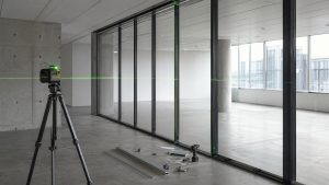 Proglass mütəxəssisləri tərəfindən ofisdə səs izolyasiyalı arakəsmələrin dəqiq montajı